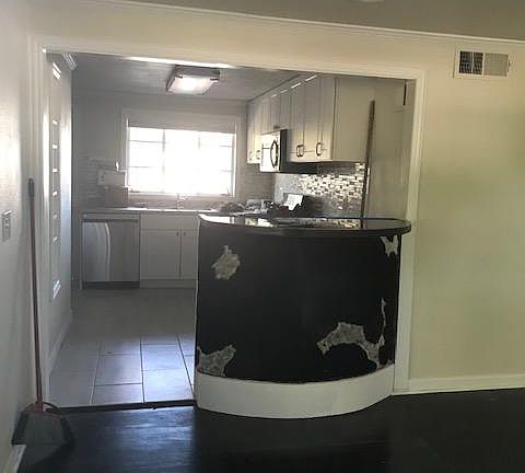 3rd image of 701 Monticello Dr #201-C