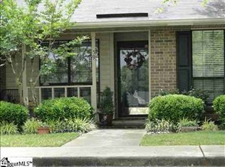 59 Forest Lake Dr, Simpsonville, SC 29681
