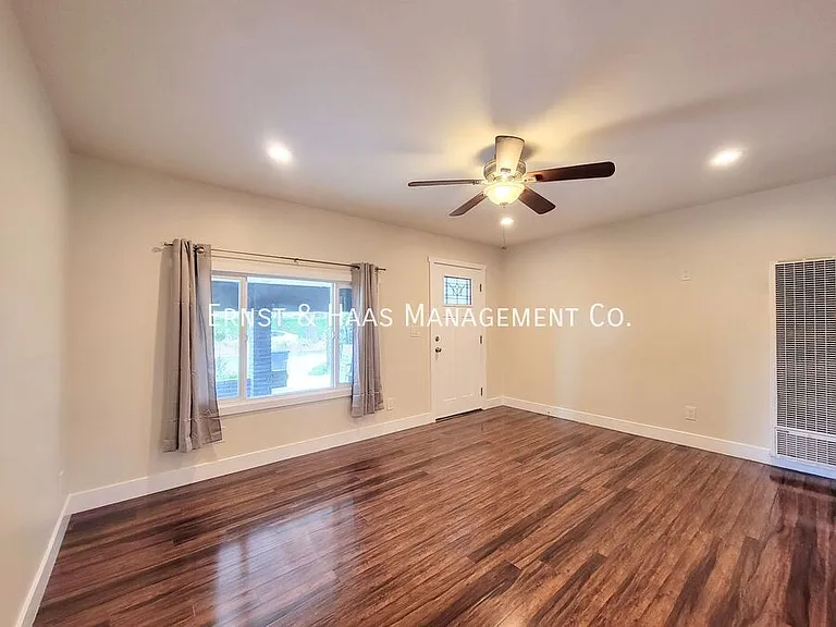 8429 Somerset Blvd — Photo 4