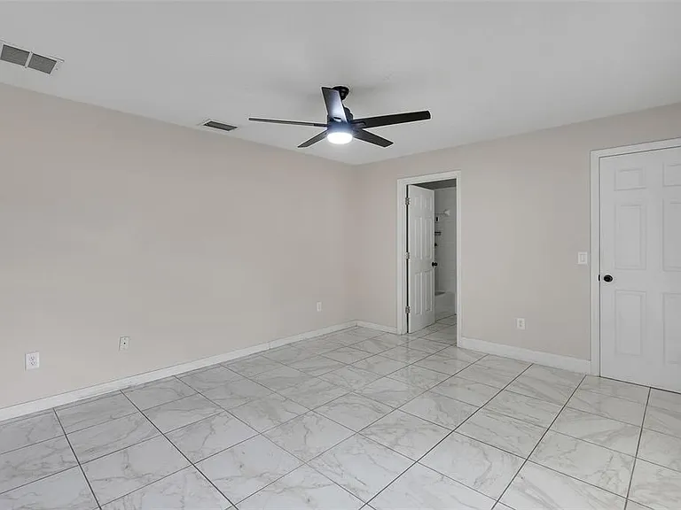 810 Valnera Ct — Photo 13