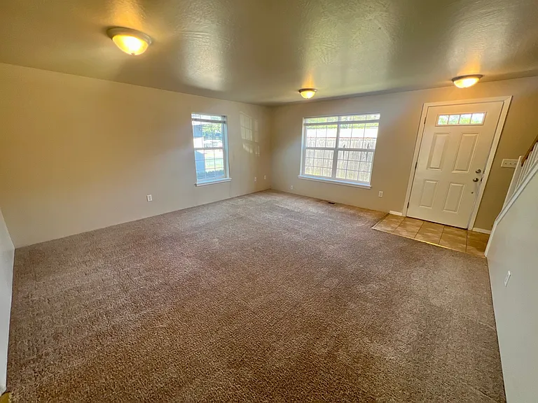 173 N Royal Ave — Photo 11