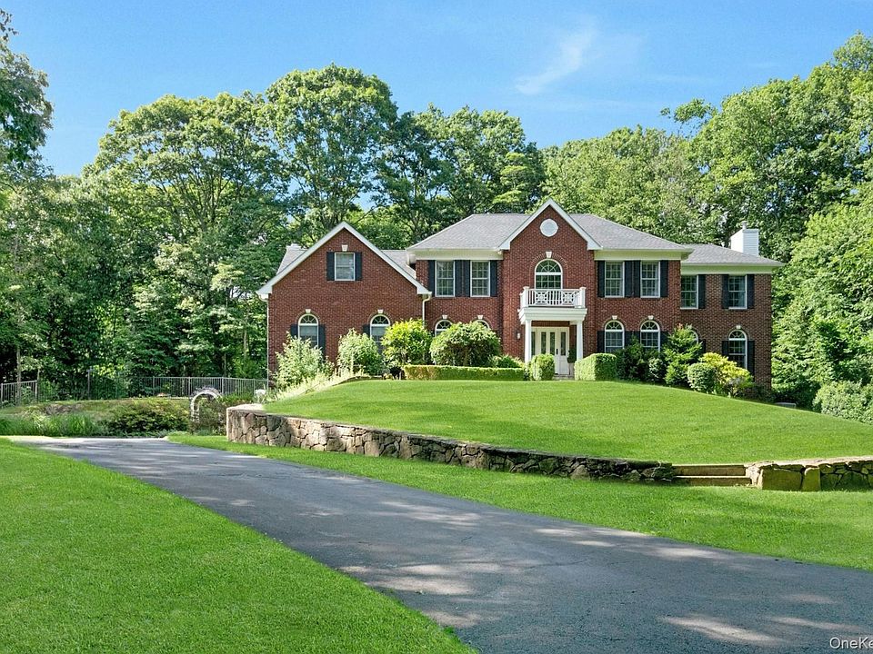 1st image of 32 Split Rock Road