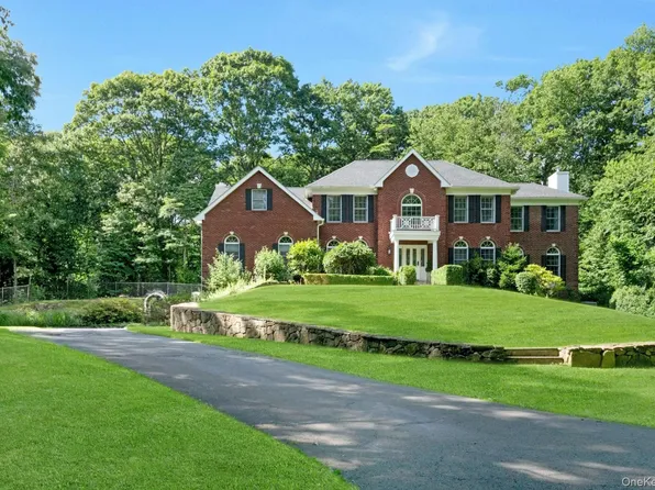32 Split Rock Road, Pound Ridge, NY 10576