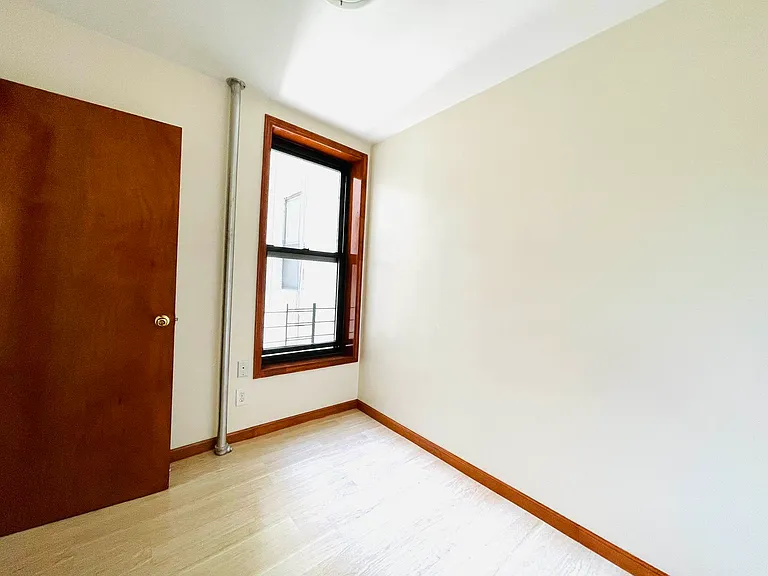 123 Mott St #15 — Photo 3