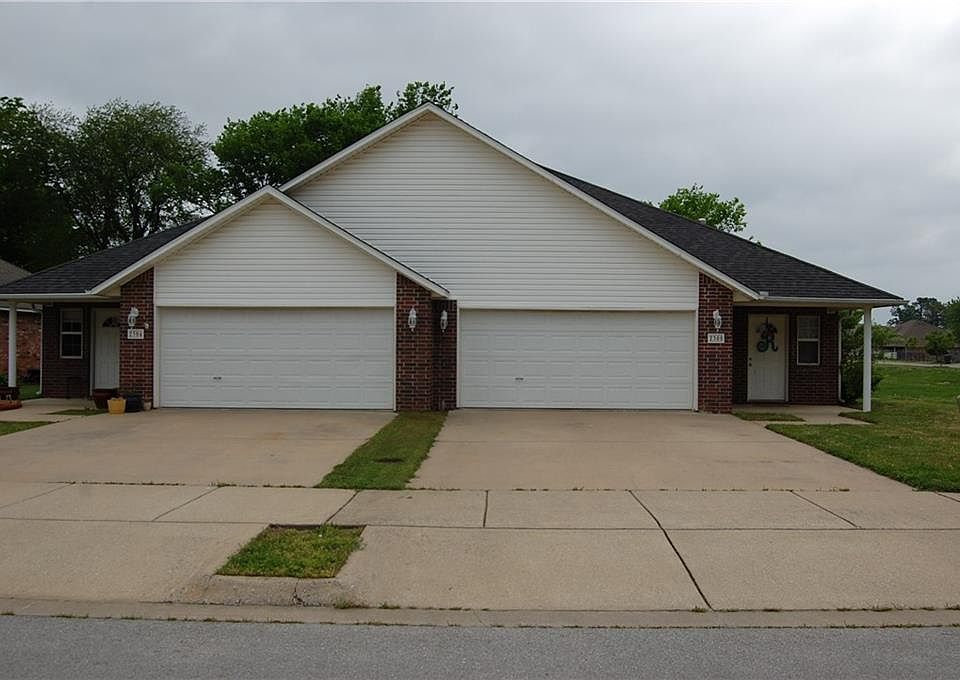 1st image of 2300/2304 Skyler Dr