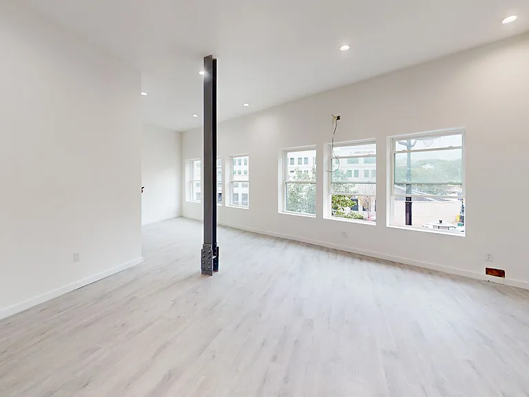 252 Washington St — Photo 11