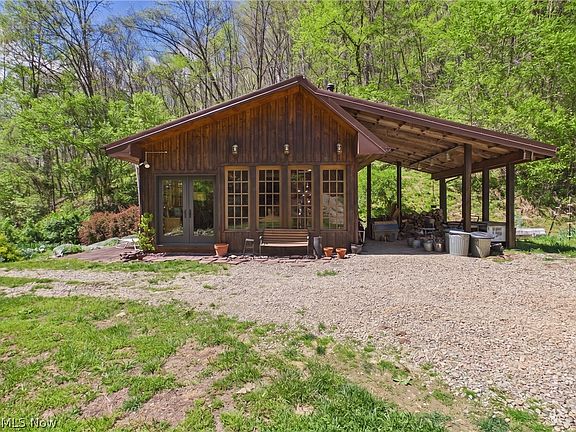 3rd image of 1000 Coon Fork Rd