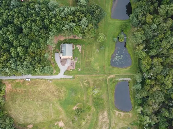 163 Snow Ridge Ln, Fancy Gap, VA 24328