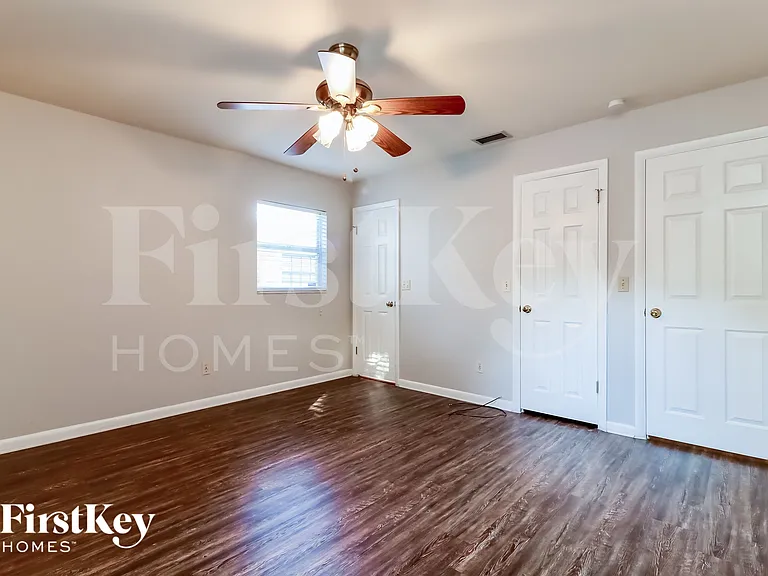 6807 S Cortez Ave — Photo 9