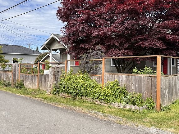 3rd image of 1022 Rockefeller Avenue