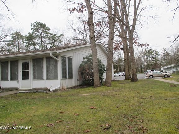2nd image of 141D Farrington Court