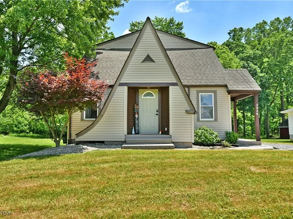 3630 Woodside Dr NW, Warren, OH 44483