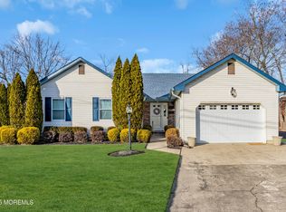 908 Ocean Rd, Spring Lake, NJ 07762