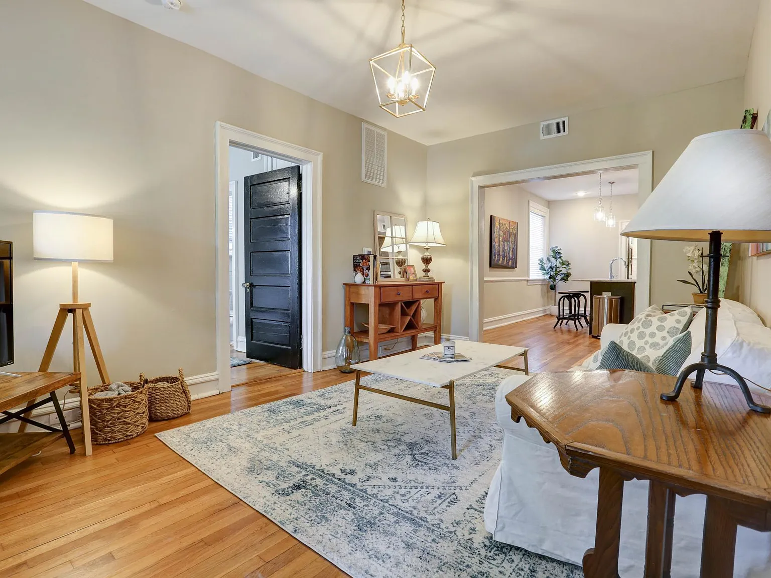 2 bed, 1200 sqft, $2,650 — Photo 3