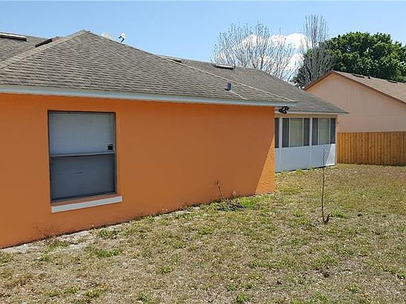 4th image of 2674 Oak Run Blvd
