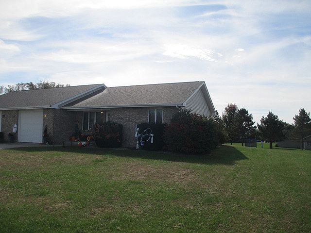 2nd image of 820 Richard Hallett Rd