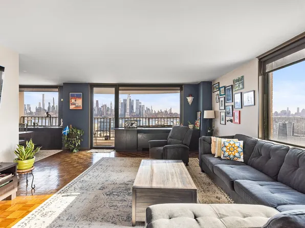 380 Mountain Rd APT 304, Union City, NJ 07087