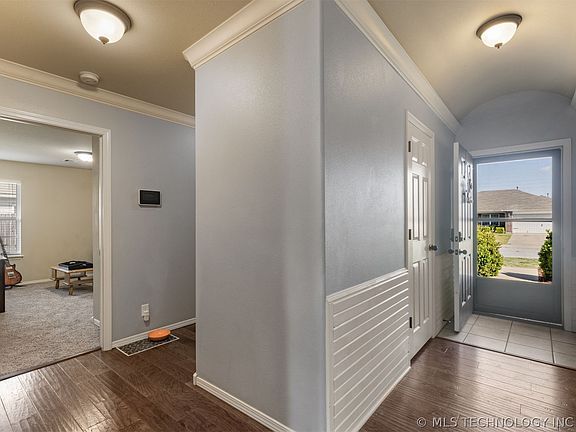 5th image of 25046 E 91st Pl S