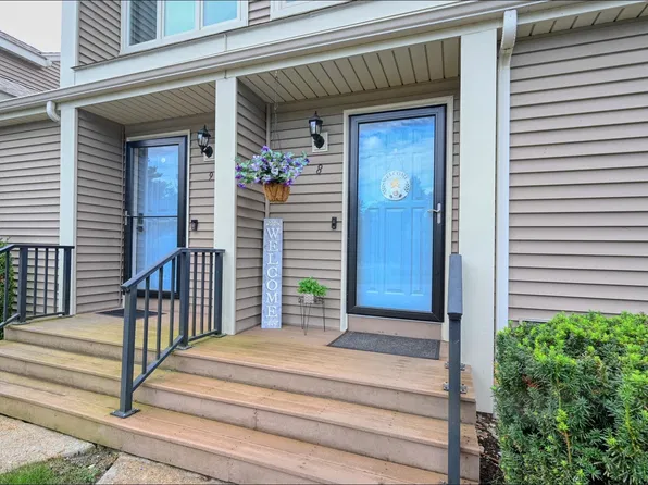 340 Center Ave #8, Rockland, MA 02370