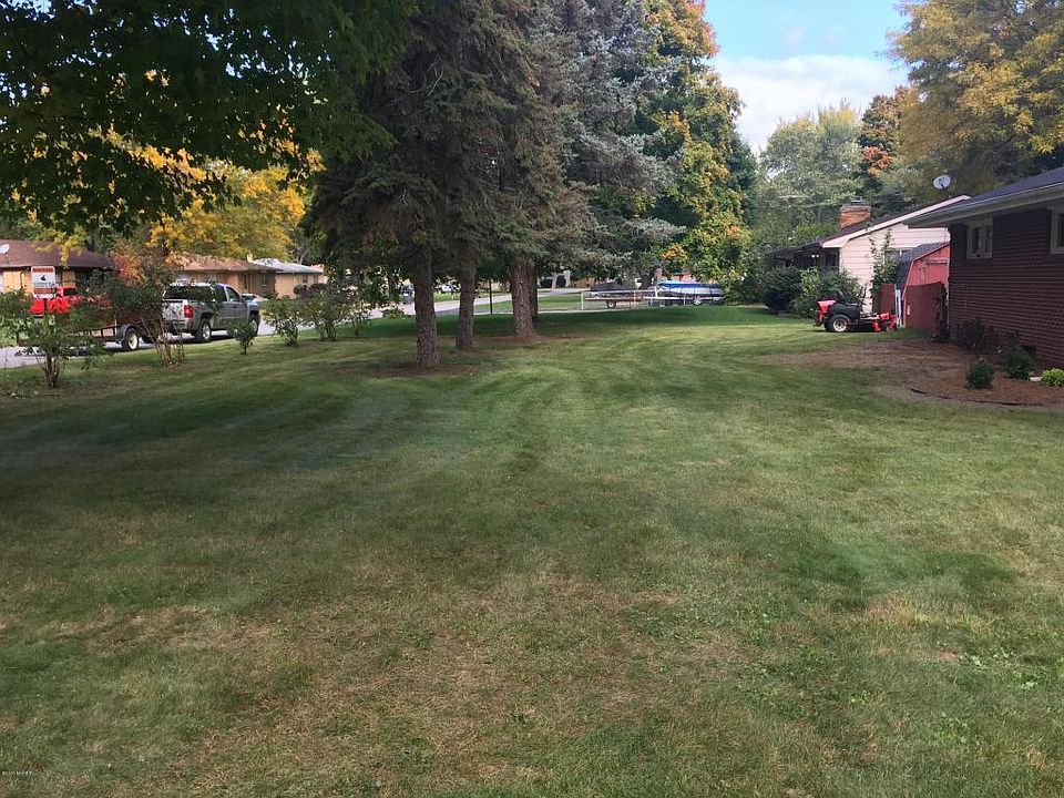 2nd image of 245 W Delaware Ave