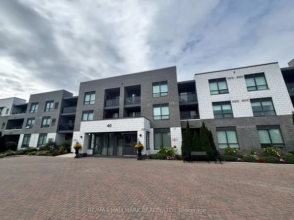 40 Via Rosedale Ave #216, Brampton, ON L6R 4A4