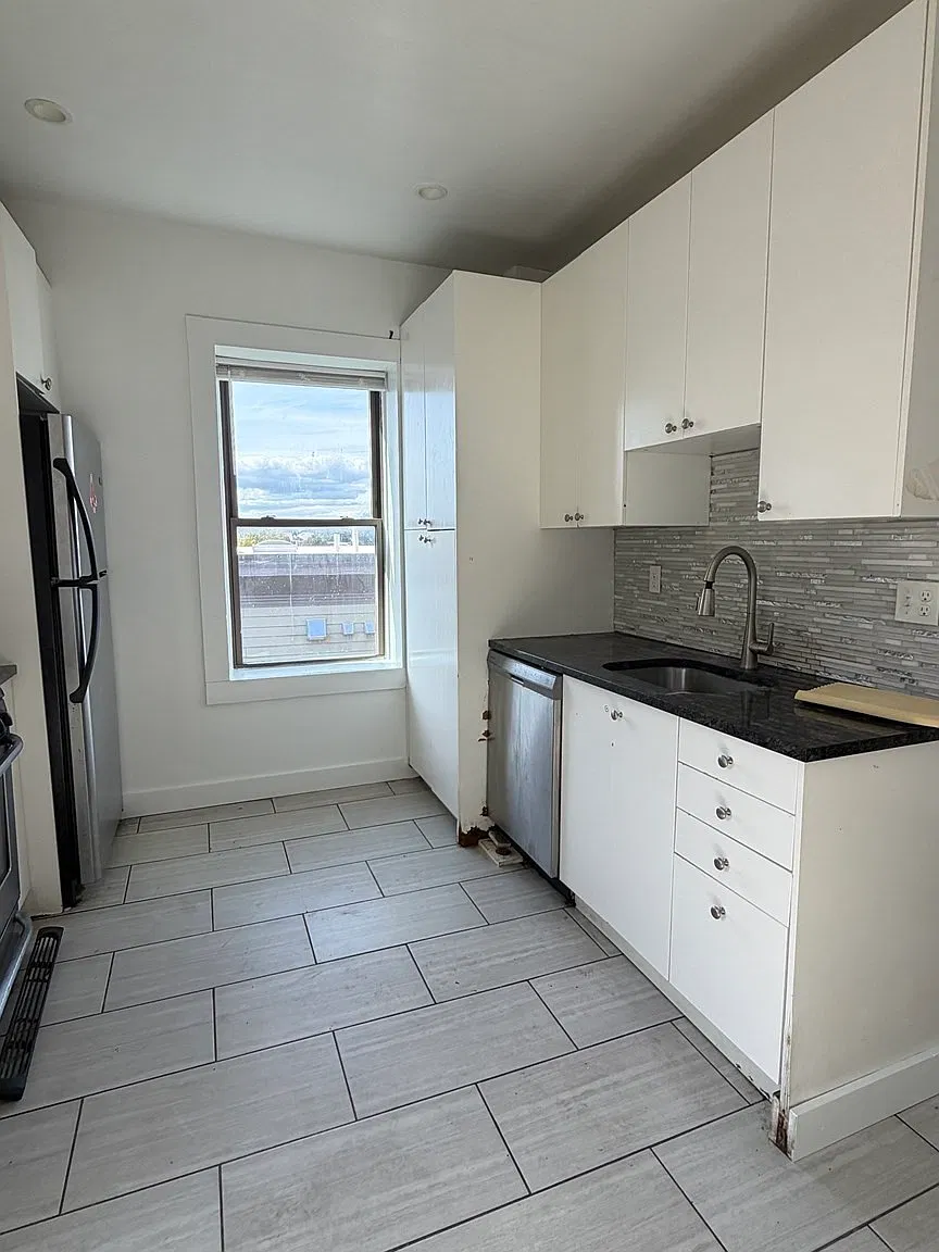3 bed, 1.0 bath, 1000 sqft, $2,625 — Photo 3