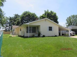 56 Primrose Ln, Levittown, PA 19054