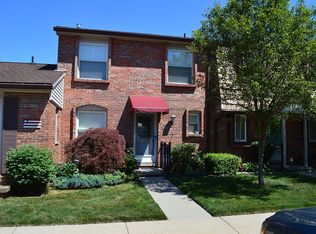 18196 Jamestown Cir, Northville, MI 48168