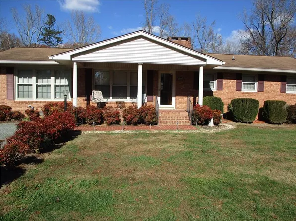 1907 Robinhood Dr, Burlington, NC 27217