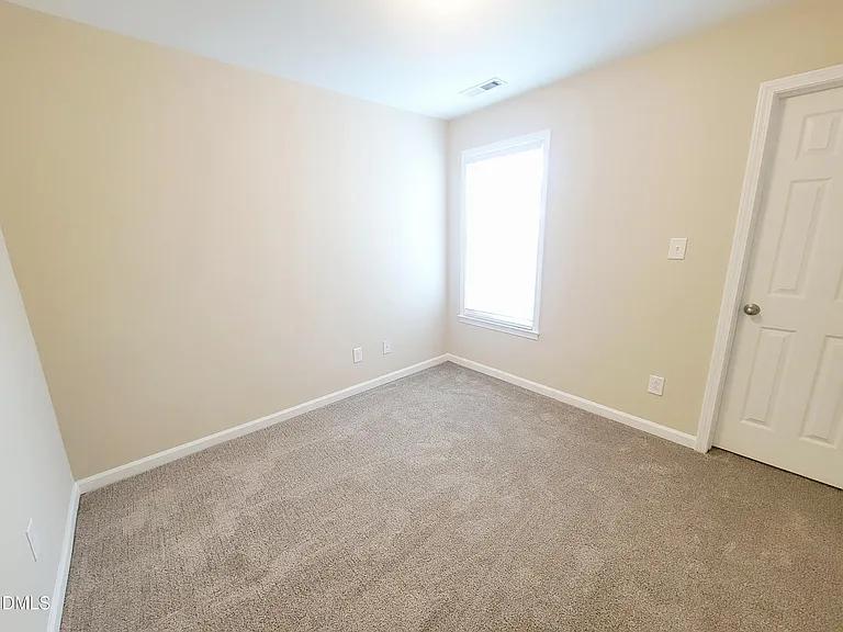 411 Whitehall Ct — Photo 33