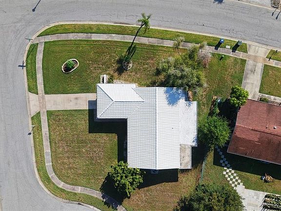 2nd image of 2822 Safe Harbor Cir