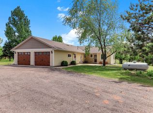 9805 430th St, Harris, MN 55032