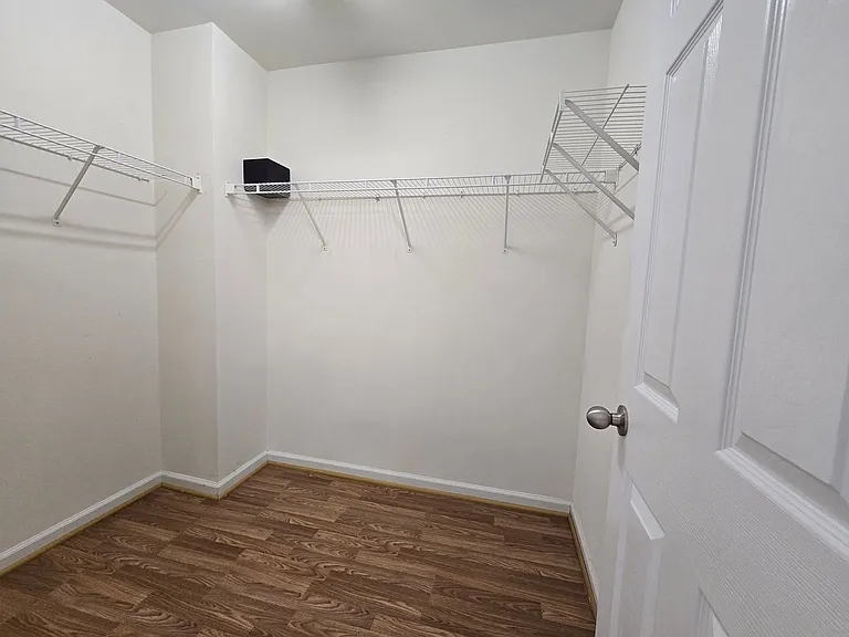9804 Blackwell Dr — Photo 13