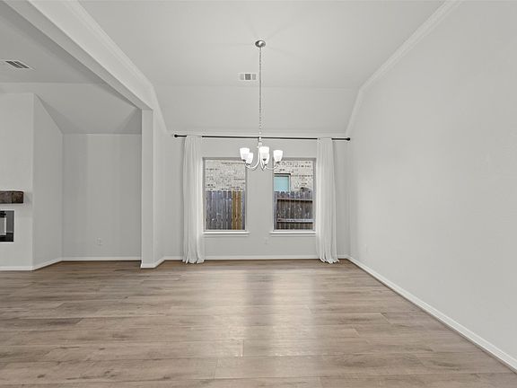 4th image of 4901 Finns Landing St