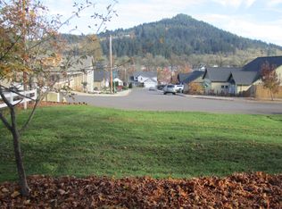 1496 S 57th St, Springfield, OR 97478