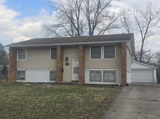 101 S Sycamore Ln, Glenwood, IL