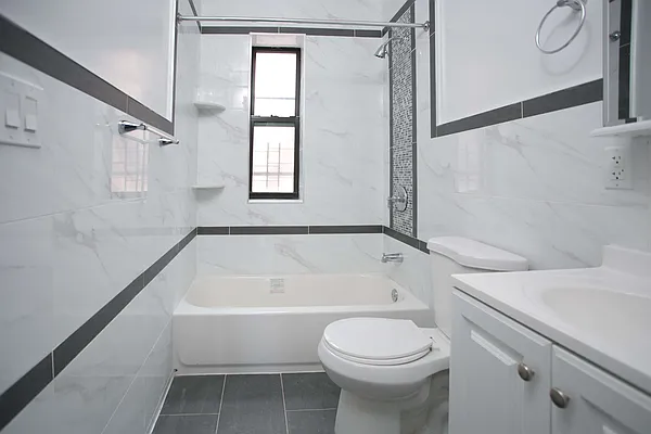 Rented by Evergreen Apartments BK | media 9