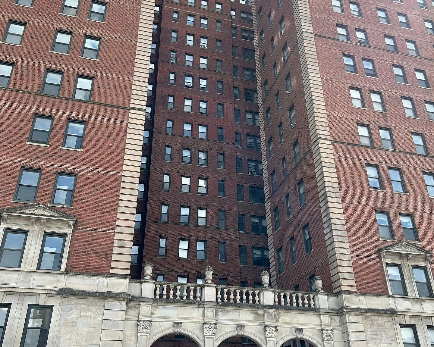 Shorewind Apartments Tower — Photo 1