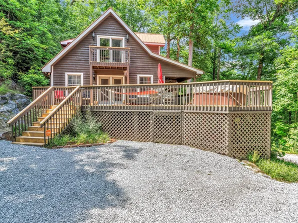 237 Woodys Dr, Hendersonville, NC 28792