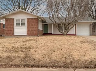 2115 Somerset Dr, Florissant, MO