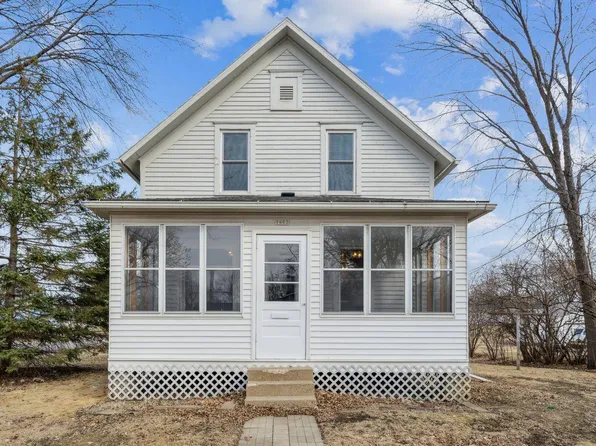 1403 10th St E, Glencoe, MN 55336