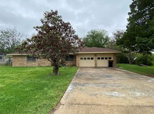 2002 S Main St, Anahuac, TX 77514