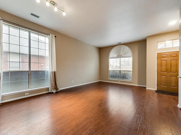 4309 Lone Rock Ct — Photo 7