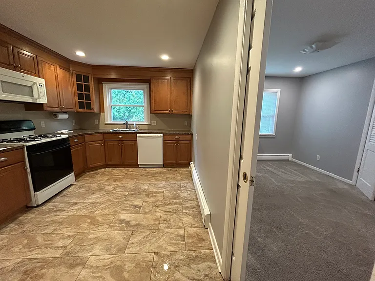 81 Prospect St #2 — Photo 10