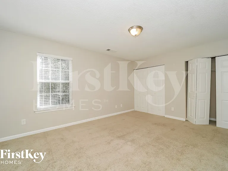 1059 Grandview Cir — Photo 14