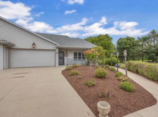 1402 Kaat Ln, Sheboygan, WI 53081