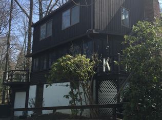 235 Mamanasco Rd, Ridgefield, CT 06877