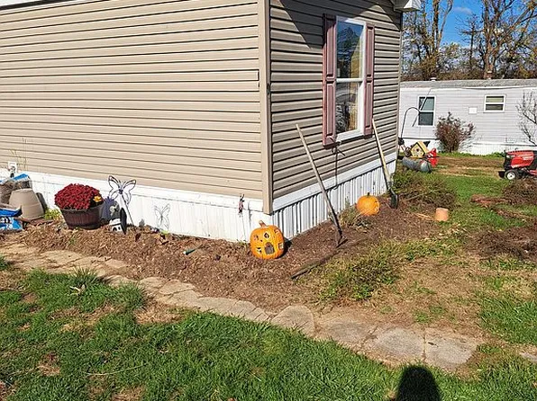 9 Minton Dr, Selinsgrove, PA 17870