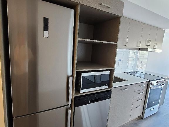 3rd image of 219 Dundas St E #511