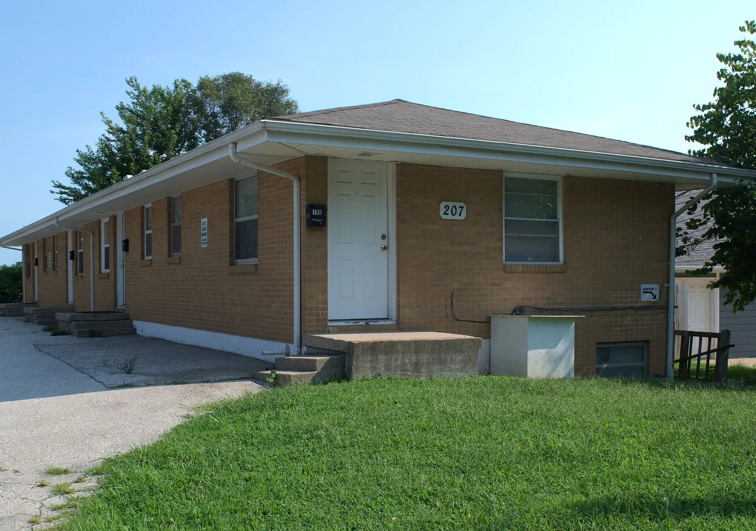 207 Highview — Photo 1